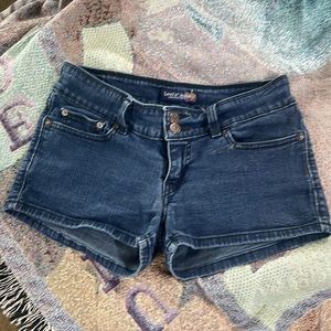 Levi short shorts size 9